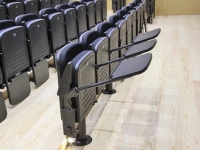 кресло для конференц-зала 